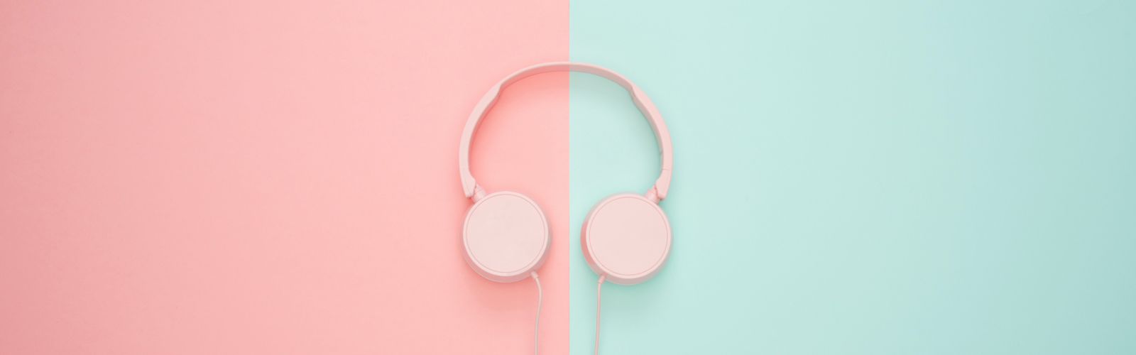 Podcast Music and sound effects with headphones